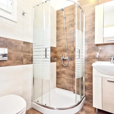 Hébergement de vacances Spacious House With Sea View In Ag. Arsenios, Garden