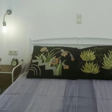 Semesterbostad Spacious House With Sea View In Ag. Arsenios, Garden Glinado Naxos