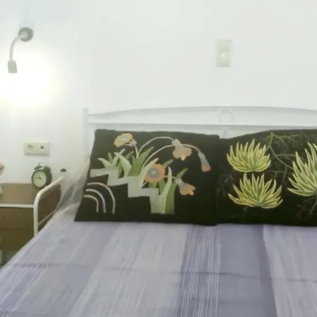 Spacious House With Sea View In Ag. Arsenios, Garden Holiday home *
