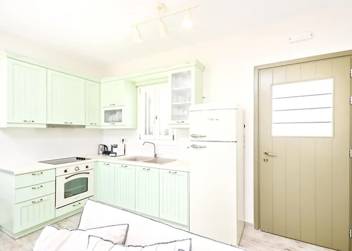 Semesterbostad Spacious House With Sea View In Ag. Arsenios, Garden *